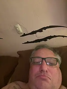 Snapshot of Russirayu chatting on February 12, 12:49 am Russirayu online show from February 12, 12:49 am