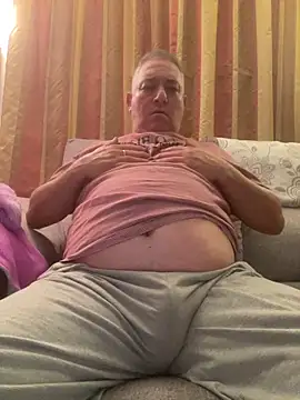 Snapshot of Russirayu chatting on February 18, 11:22 pm Russirayu online show from February 18, 11:22 pm