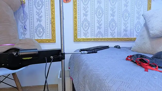 CandyQueenGold online show from October 28, 6:32 pm