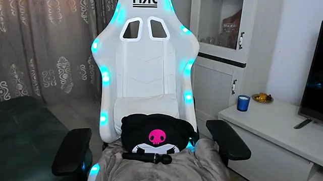 EveEvian online show from January 14, 2:53 pm