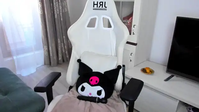 EveEvian online show from February 25, 3:38 pm