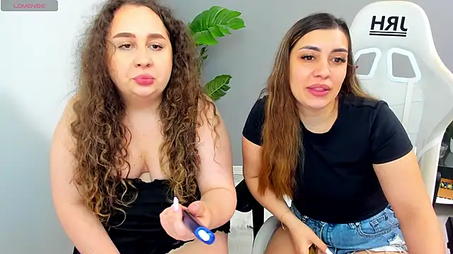 Snapshot of EveEvian chatting on June 7, 6:33 pm EveEvian online show from June 7, 6:33 pm