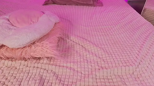 Snapshot of laney_vil chatting on December 14, 10:28 pm laney vil online show from December 14, 10:28 pm