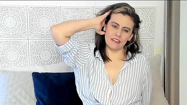 Snapshot of V_monse chatting on January 22, 10:59 pm V monse online show from January 22, 10:59 pm