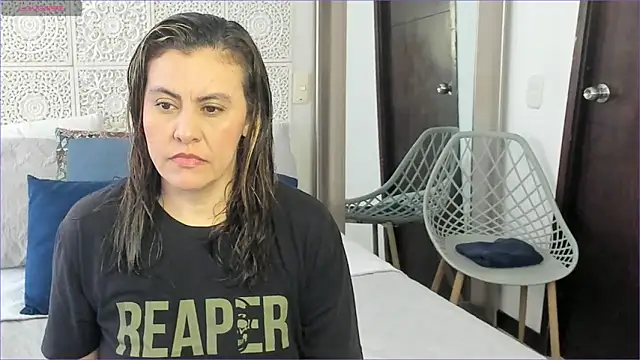 Snapshot of V_monse chatting on February 16, 2:00 pm V monse online show from February 16, 2:00 pm