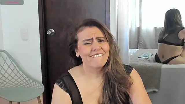 Snapshot of V_monse chatting on July 3, 3:29 pm V monse online show from July 3, 3:29 pm
