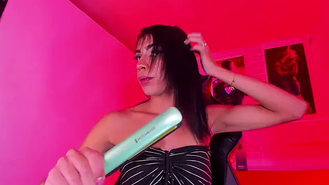 Alahia Rodriguez online show from February 18, 3:32 pm