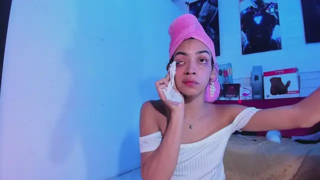 Alahia Rodriguez online show from March 22, 12:35 pm