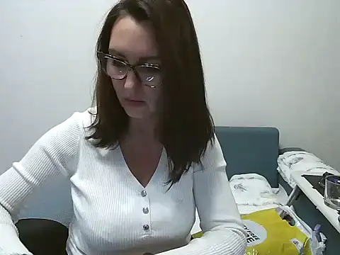 Ulyana72882 online show from December 31, 9:28 pm