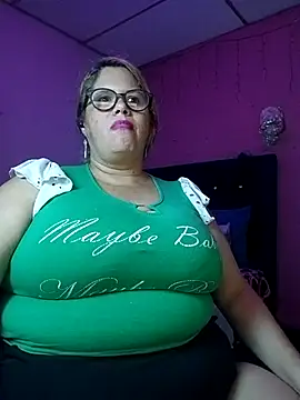 Snapshot of EllisW8 chatting on October 23, 11:03 pm EllisW8 online show from October 23, 11:03 pm