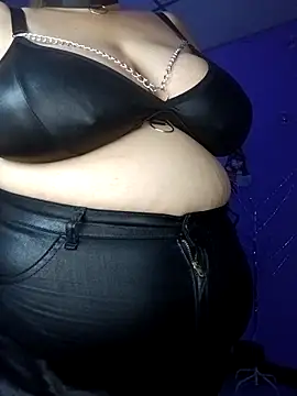 Snapshot of EllisW8 chatting on November 18, 12:42 pm EllisW8 online show from November 18, 12:42 pm