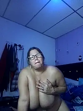 Snapshot of EllisW8 chatting on November 20, 1:00 pm EllisW8 online show from November 20, 1:00 pm