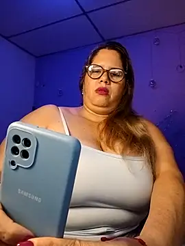 Snapshot of EllisW8 chatting on November 26, 10:27 am EllisW8 online show from November 26, 10:27 am