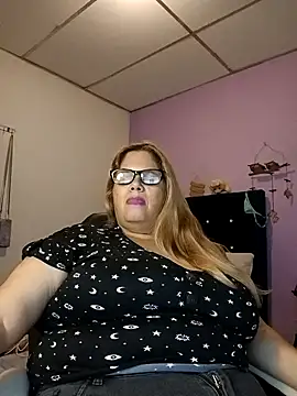 EllisW8 online show from February 12, 11:00 pm