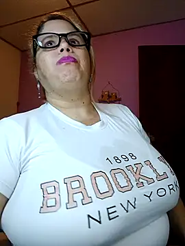 EllisW8 online show from February 15, 10:28 pm