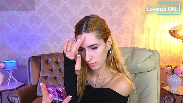 Sexy Lava online show from November 1, 6:37 am