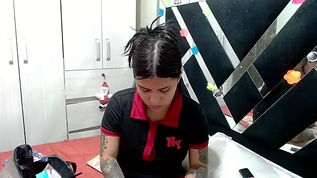 Snapshot of katery_wok11 chatting on May 15, 1:56 am katery wok11 online show from May 15, 1:56 am