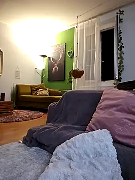 Mia Railey online show from December 9, 8:44 pm