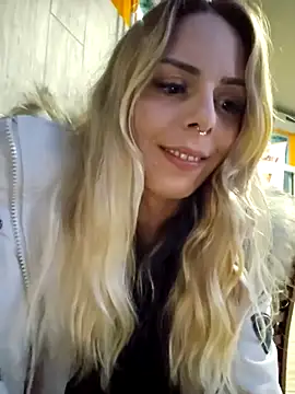 Mia Railey online show from December 14, 12:33 am