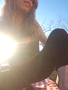 Mia Railey online show from February 14, 3:47 pm