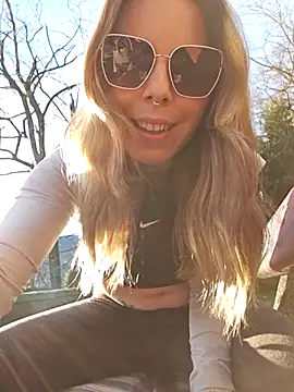 Mia Railey online show from February 26, 4:14 pm