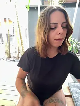 Mia Railey online show from May 6, 6:57 pm