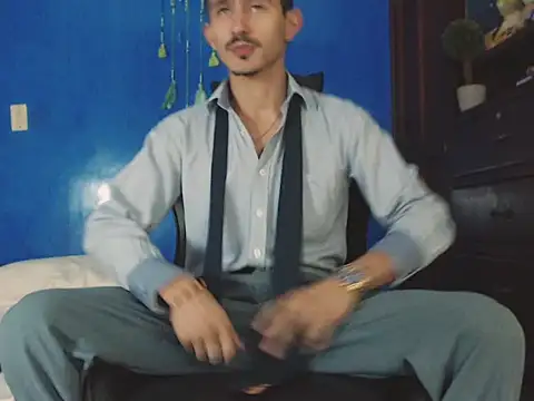 Snapshot of HomeAloneK chatting on October 29, 7:37 pm HomeAloneK online show from October 29, 7:37 pm