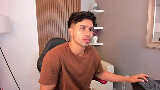 liam collins21 online show from February 20, 11:42 am