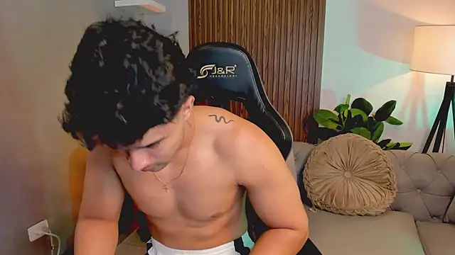 liam collins21 online show from December 20, 11:50 am