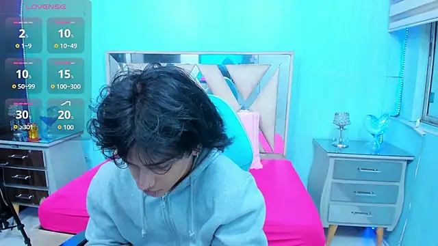 alex 477 online show from July 3, 11:38 am