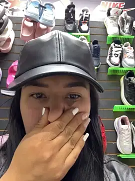 Snapshot of kim_monti chatting on December 31, 2:19 am kim monti online show from December 31, 2:19 am