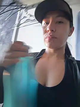 Snapshot of kim_monti chatting on June 23, 1:20 pm kim monti online show from June 23, 1:20 pm