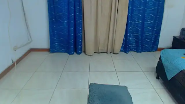 Snapshot of kiwii_nasty chatting on June 13, 10:40 pm kiwii nasty online show from June 13, 10:40 pm