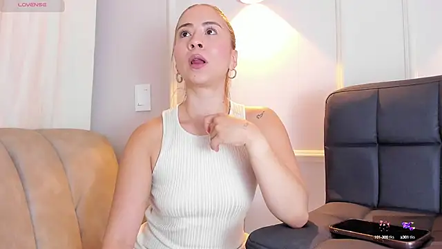 Snapshot of Lia_walton chatting on December 25, 5:58 am Lia walton online show from December 25, 5:58 am