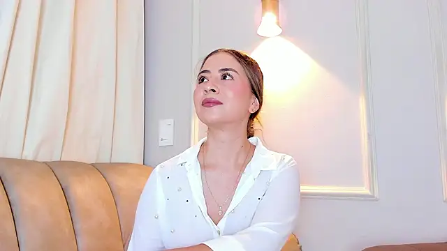 Lia walton online show from March 16, 12:31 pm