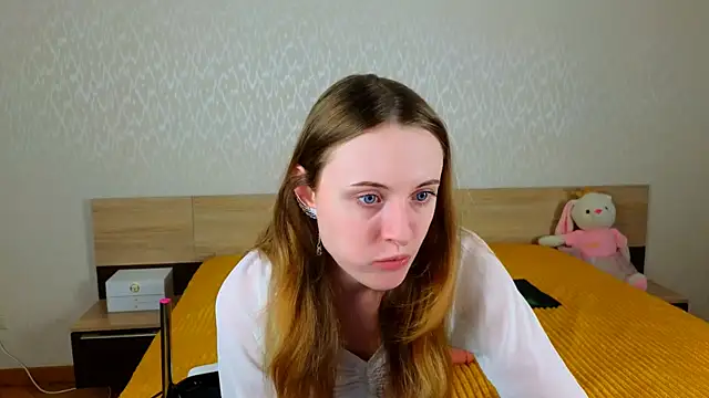 Snapshot of Cowell_Adelina chatting on February 7, 9:24 am Cowell Adelina online show from February 7, 9:24 am