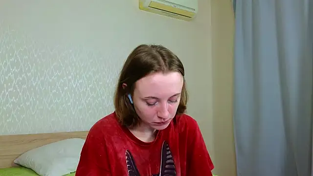 Snapshot of Cowell_Adelina chatting on April 27, 9:29 am Cowell Adelina online show from April 27, 9:29 am