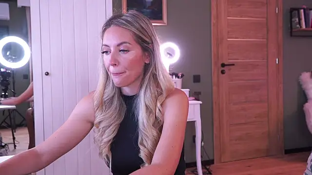JoanneGG online show from July 12, 8:16 am