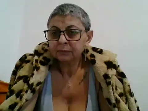 Snapshot of roseblak42 chatting on February 6, 2:26 pm roseblak42 online show from February 6, 2:26 pm