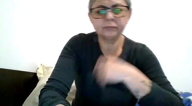 Snapshot of roseblak42 chatting on February 28, 6:31 pm roseblak42 online show from February 28, 6:31 pm