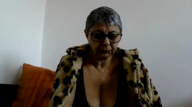 Snapshot of roseblak42 chatting on March 5, 10:55 am roseblak42 online show from March 5, 10:55 am