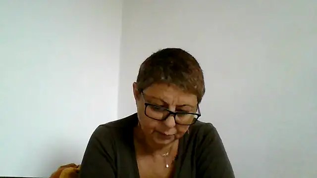Snapshot of roseblak42 chatting on October 6, 1:52 pm roseblak42 online show from October 6, 1:52 pm