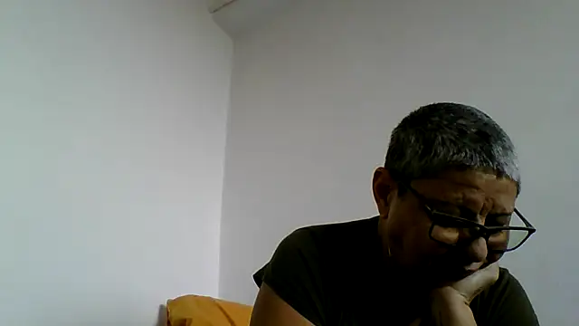 roseblak42 online show from November 25, 10:15 am