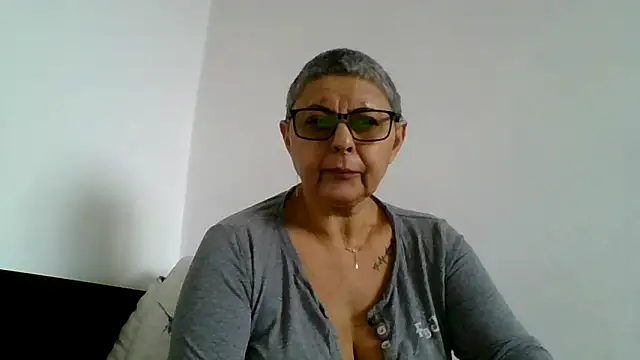 roseblak42 online show from December 1, 11:59 am