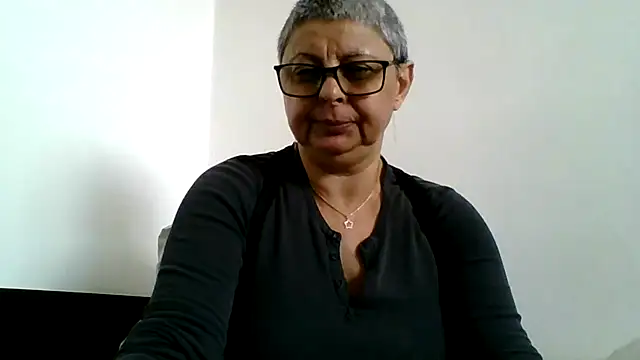 roseblak42 online show from April 30, 9:37 am