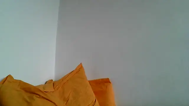 Snapshot of roseblak42 chatting on May 17, 10:22 am roseblak42 online show from May 17, 10:22 am