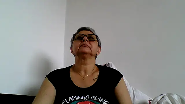 Snapshot of roseblak42 chatting on May 31, 11:39 am roseblak42 online show from May 31, 11:39 am