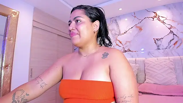 kiana cream online show from December 19, 12:34 pm