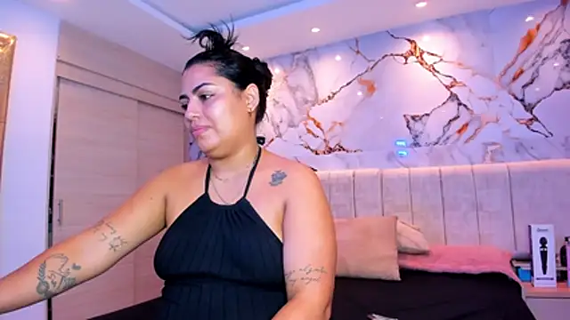 kiana cream online show from May 2, 11:59 am