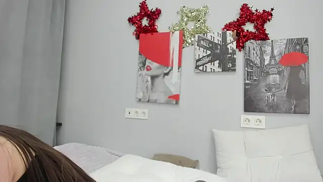 Snapshot of Tiny_JuJu chatting on December 15, 1:21 am Tiny JuJu online show from December 15, 1:21 am